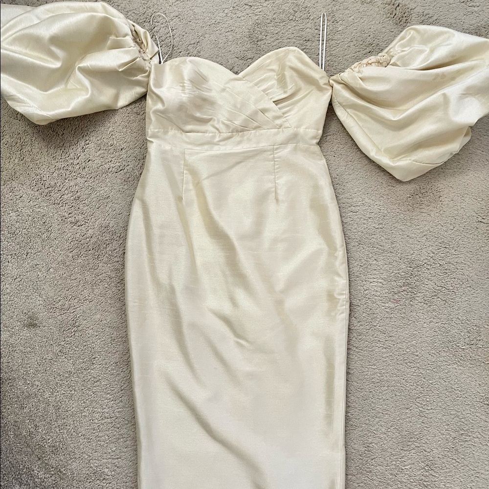 Alieva TIFFANY DUPIONI PUFF SLEEVE MAXI DRESS (BEIGE)
